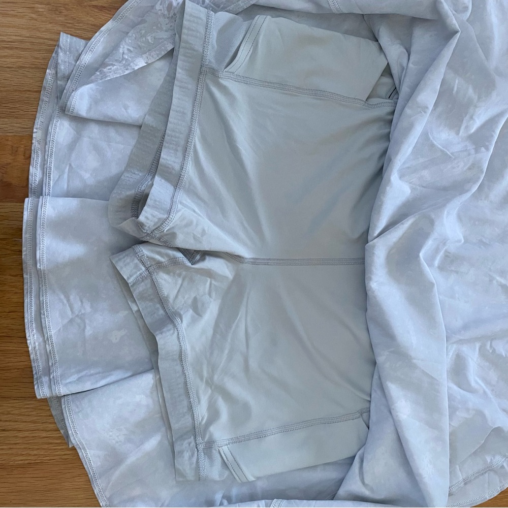 Lululemon Athletica Court Rival High Rise Light Gray Skirt Skort Tennis Run Golf - Picture 7 of 12
